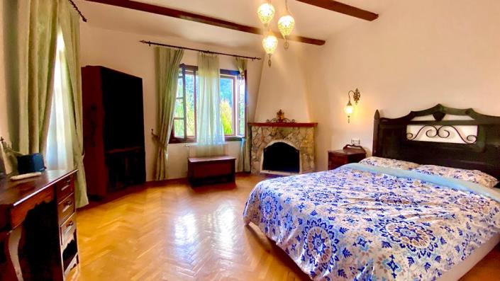 Image No.8-6 Bed Villa / Detached for sale