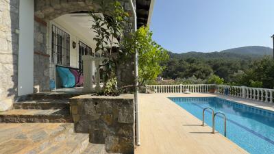 Detached-Villa-with-Great-Views--1-