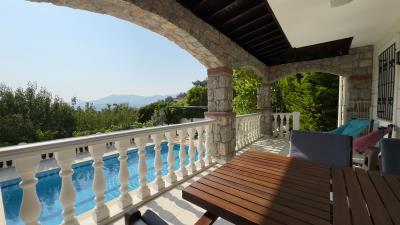 Detached-Villa-with-Great-Views--4-