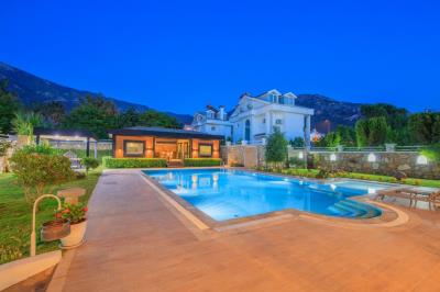 Stunning-Luxury-Villa-in-Ovacik--5-