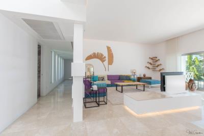 Secluded-Villa-with-Stunning-Sea-Views--57-