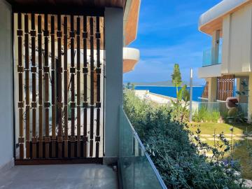 Sea-Front-Apartment-in-Gundogan--22-