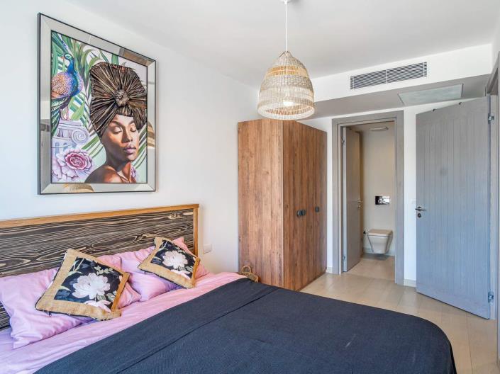 Image No.12-3 Bed Apartment for sale