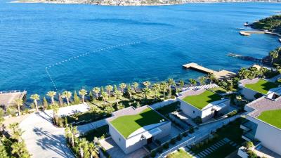 Brand-New-Seafront-Villa---8-