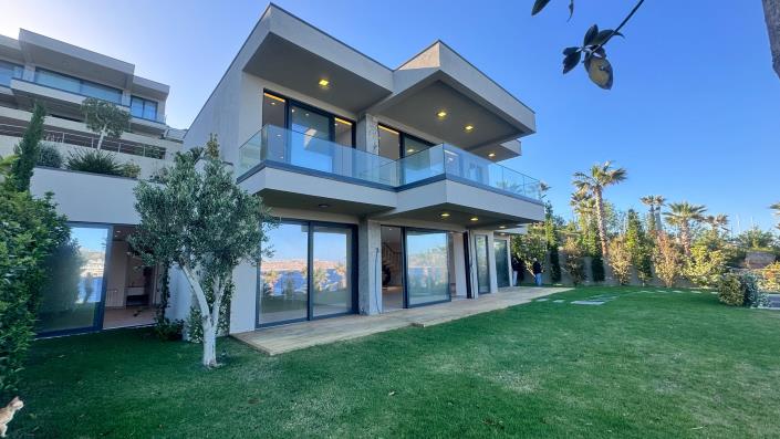 Image No.6-5 Bed Villa / Detached for sale