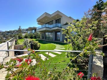 Brand-New-Seafront-Villa---18-