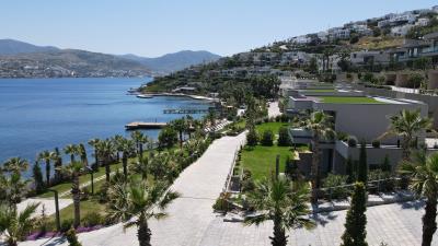 Brand-New-Seafront-Villa--10-