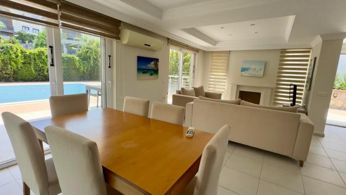 Image No.9-3 Bed Villa / Detached for sale