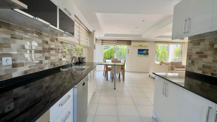 Image No.13-3 Bed Villa / Detached for sale