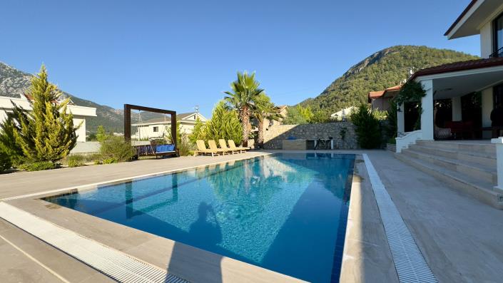 Image No.6-5 Bed Villa / Detached for sale