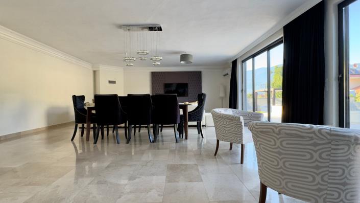 Image No.15-5 Bed Villa / Detached for sale