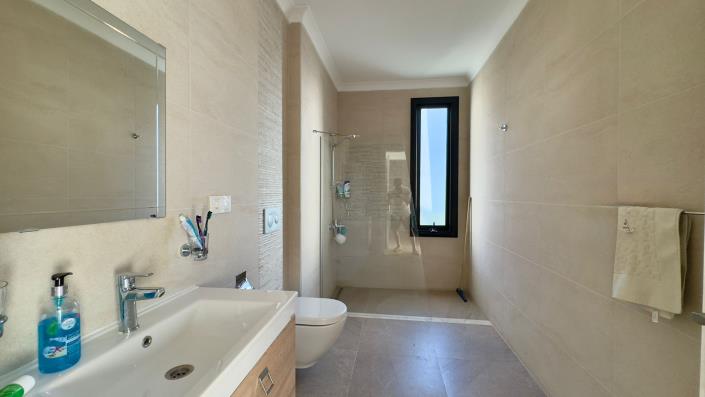 Image No.30-5 Bed Villa / Detached for sale