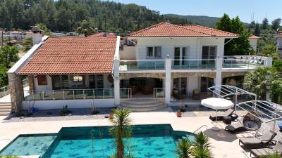 Spacious-Modern-Villa-in-Uzumlu--3-