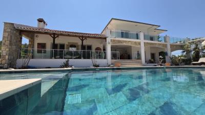 Spacious-Modern-Villa-in-Uzumlu--8-