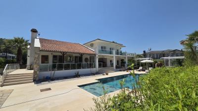 Spacious-Modern-Villa-in-Uzumlu--11-