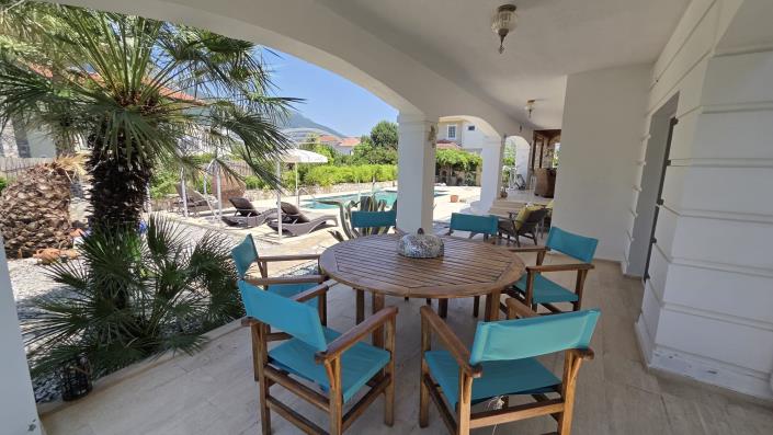 Image No.19-4 Bed Villa / Detached for sale