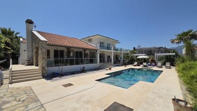 Spacious-Modern-Villa-in-Uzumlu--45-