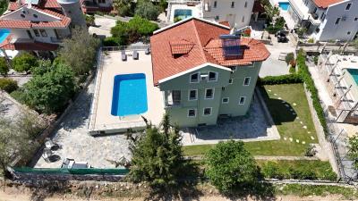 Stunning-Mountain-View-Detached-Villa--5-