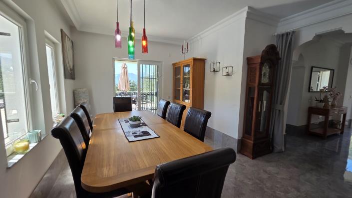 Image No.18-5 Bed Villa / Detached for sale