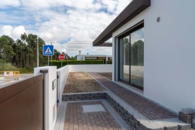 Modern-Villa-in-Caldas-da-Rainha--3-