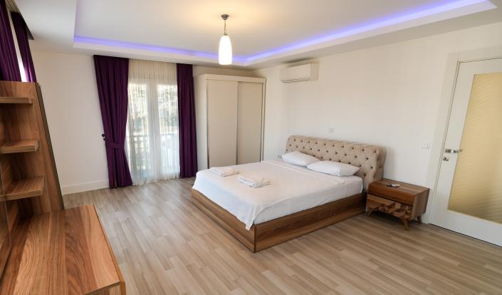 Image No.18-4 Bed Villa for sale