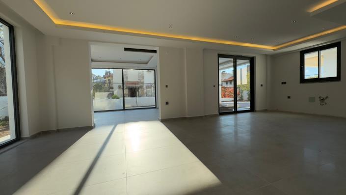 Image No.6-4 Bed Villa / Detached for sale