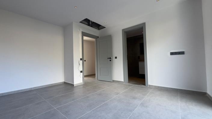 Image No.23-4 Bed Villa / Detached for sale