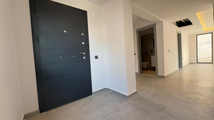 Image No.12-4 Bed Villa / Detached for sale