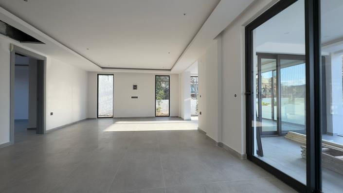 Image No.33-4 Bed Villa / Detached for sale