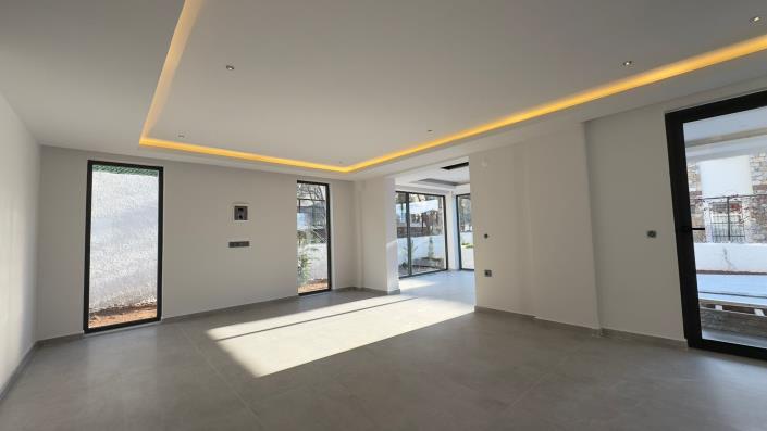 Image No.35-4 Bed Villa / Detached for sale