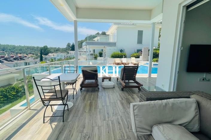 Image No.11-4 Bed Villa / Detached for sale