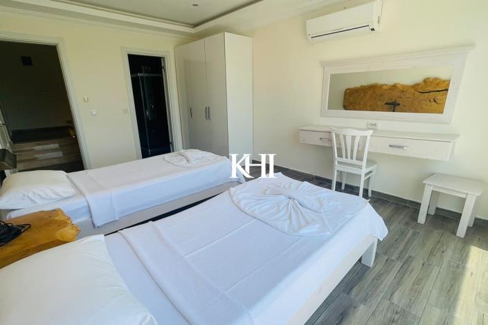 Image No.20-4 Bed Villa / Detached for sale