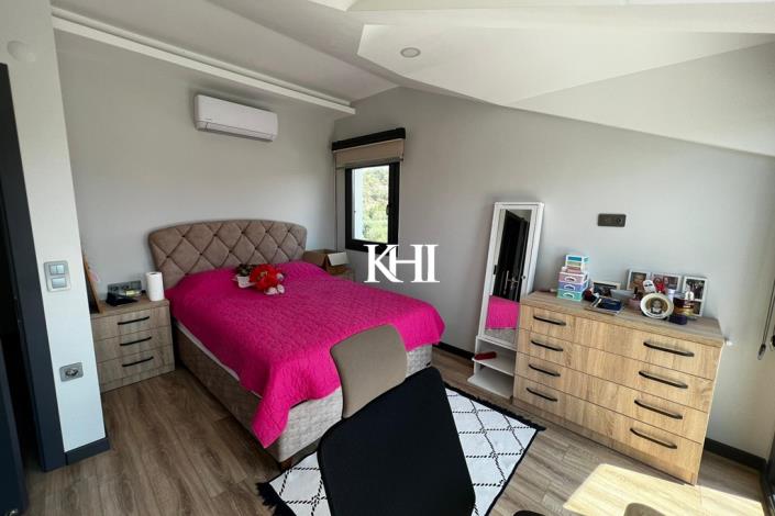 Image No.24-4 Bed Villa / Detached for sale