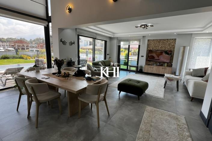 Image No.14-4 Bed Villa / Detached for sale