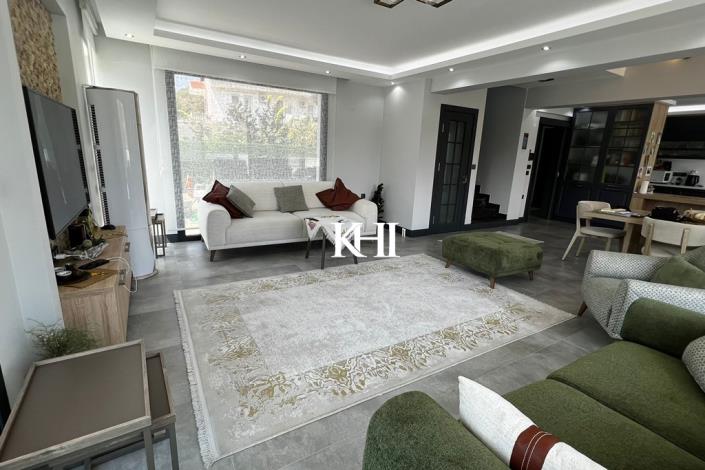 Image No.12-4 Bed Villa / Detached for sale