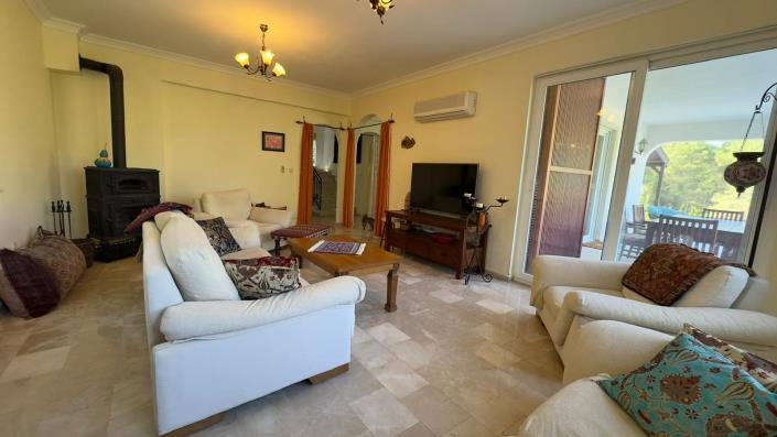 Image No.10-3 Bed Villa / Detached for sale