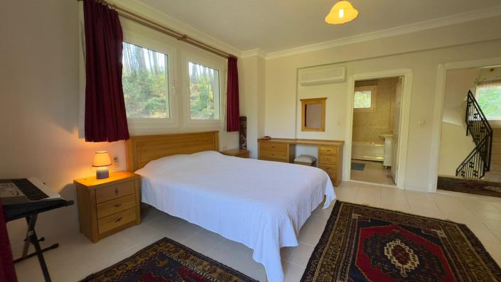 Image No.24-3 Bed Villa / Detached for sale