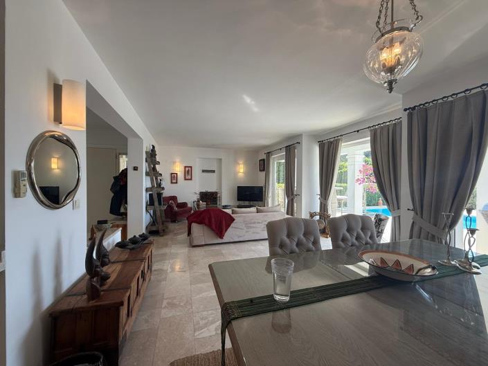 Image No.17-4 Bed Villa for sale