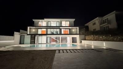 Mountain-View-Luxury-Villa--1-