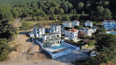 Mountain-View-Luxury-Villa--1-