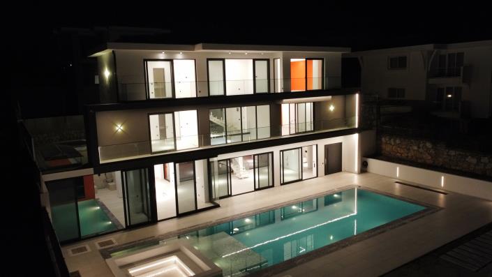 Image No.4-4 Bed Villa for sale