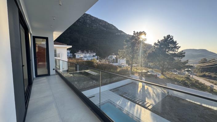 Image No.34-4 Bed Villa for sale