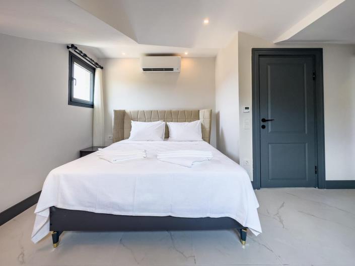 Image No.18-4 Bed Villa for sale