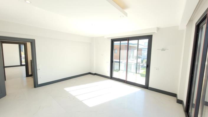 Image No.30-4 Bed Villa for sale