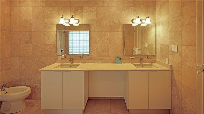 Image No.11-3 Bed Villa for sale