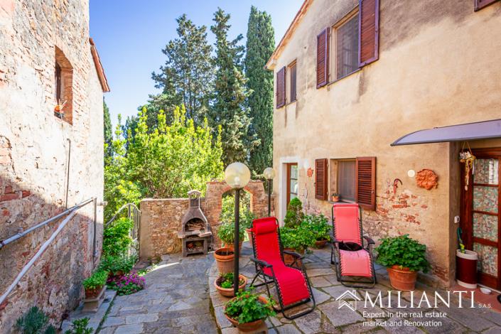 Image No.2-2 Bed Townhouse for sale