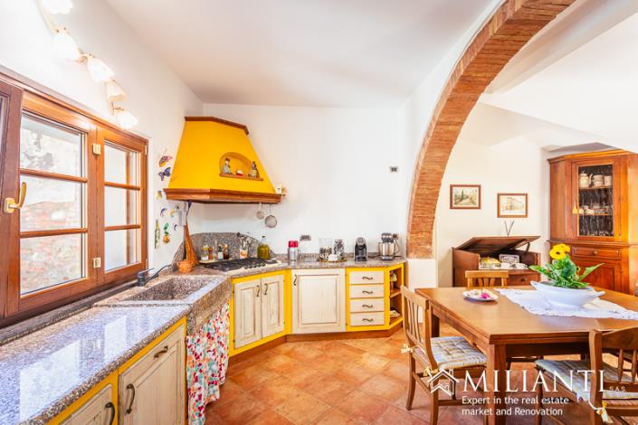 Image No.24-2 Bed Townhouse for sale