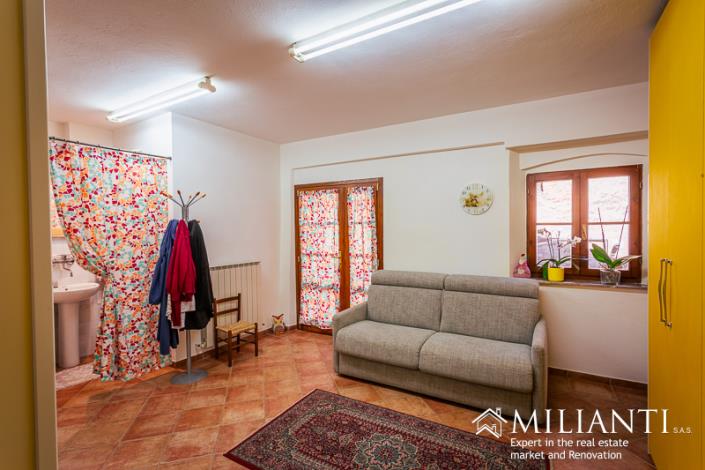 Image No.26-2 Bed Townhouse for sale