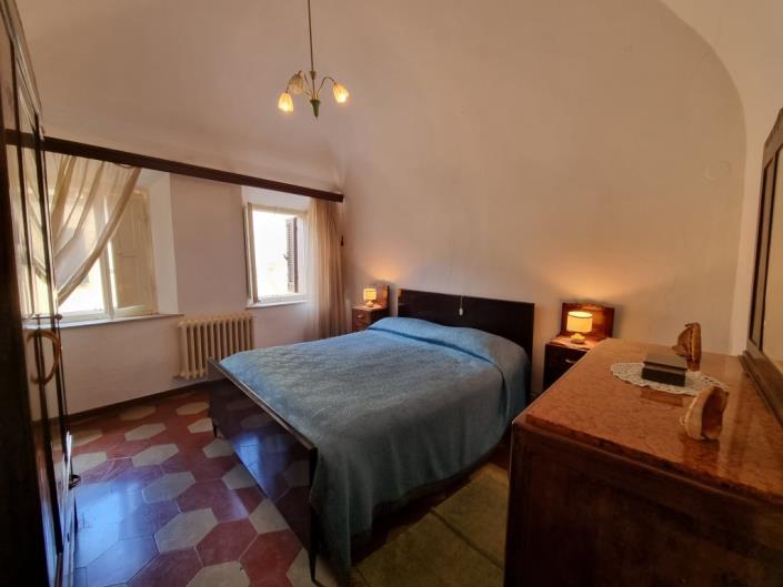 Image No.7-5 Bed Townhouse for sale