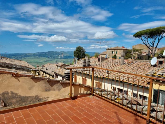 Image No.19-5 Bed Townhouse for sale